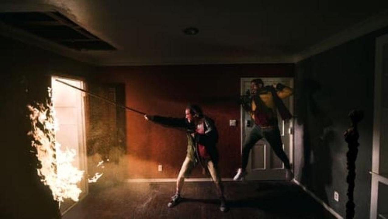 مشاهدة فيلم Something in the Dirt 2022 مترجم 